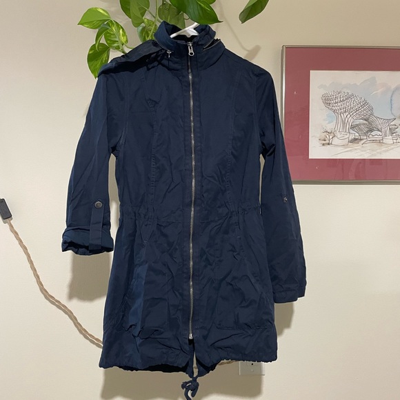 Water resistant light jacket - adjustable - Picture 3 of 6